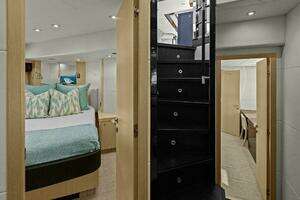 2013 Sunseeker 73 Manhattan thumbnail 95
