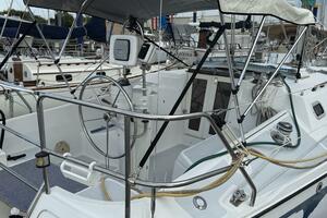 33ft Hunter Yacht For Sale