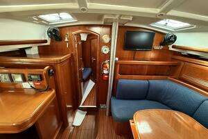 2003 Beneteau thumbnail 24