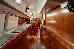 2003 Beneteau thumbnail 36