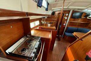 2003 Beneteau thumbnail 34