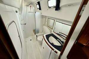 2003 Beneteau thumbnail 42