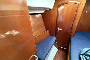 2003 Beneteau thumbnail 27