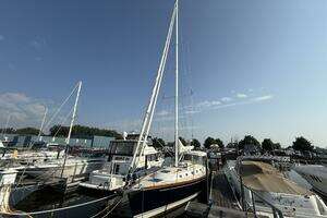 Moku Hale 2011 Tartan Yachts 4300 Yacht For Sale in Bay City MI