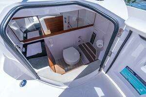 2022 Axopar 28 T-Top Brabus thumbnail 35