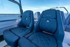 2022 Axopar 28 T-Top Brabus thumbnail 54