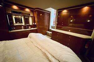 2003 Sea Ray 480 Motor Yacht thumbnail 63