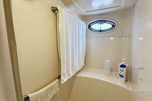 2003 Sea Ray 480 Motor Yacht thumbnail 54