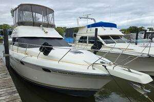 1991 Silverton 37 Motor Yacht thumbnail 1