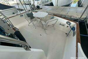 1992 Grand Banks Europa thumbnail 35