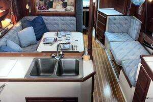 1989 Catalina thumbnail 3