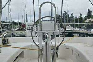 2002 Hunter 356 thumbnail 9