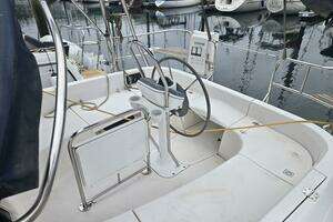 2002 Hunter 356 thumbnail 2