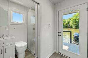2025 Custom Hank's 40 Houseboat thumbnail 12
