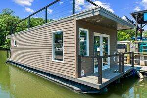 2025 Custom Hank's 40 Houseboat thumbnail 1