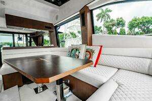 2017 Galeon 510 Skybridge thumbnail 8