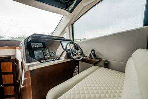 2017 Galeon 510 Skybridge thumbnail 19