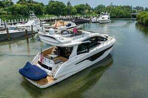 2017 Galeon 510 Skybridge thumbnail 4