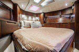 2017 Galeon 510 Skybridge thumbnail 25