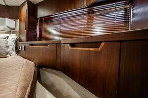 2017 Galeon 510 Skybridge thumbnail 28