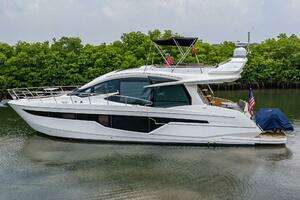 2017 Galeon 510 Skybridge thumbnail 5