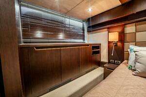 2017 Galeon 510 Skybridge thumbnail 38