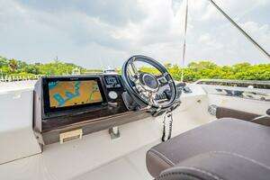 2017 Galeon 510 Skybridge thumbnail 55