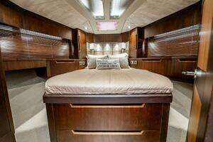 2017 Galeon 510 Skybridge thumbnail 26