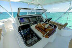 2015 Viking 62 Convertible thumbnail 27