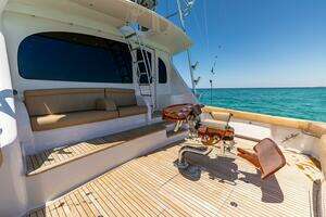 2015 Viking 62 Convertible thumbnail 4