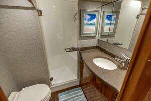 2015 Viking 62 Convertible thumbnail 14