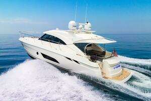 2019 Riviera 4800 Sport Yacht thumbnail 11
