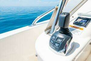 2019 Riviera 4800 Sport Yacht thumbnail 49