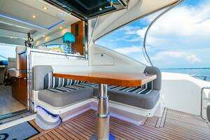 2019 Riviera 4800 Sport Yacht thumbnail 44