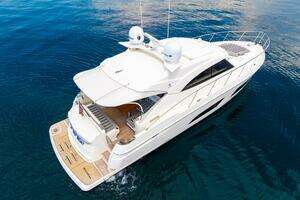 2019 Riviera 4800 Sport Yacht thumbnail 9