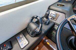 2019 Riviera 4800 Sport Yacht thumbnail 23