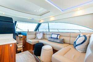 2019 Riviera 4800 Sport Yacht thumbnail 32