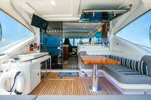 2019 Riviera 4800 Sport Yacht thumbnail 39