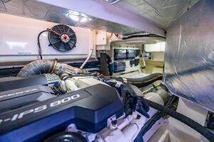 2019 Riviera 4800 Sport Yacht thumbnail 75
