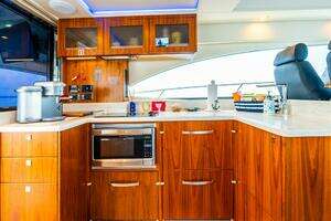 2019 Riviera 4800 Sport Yacht thumbnail 34