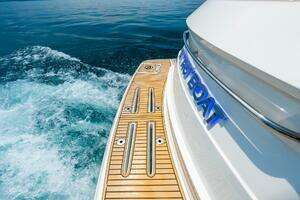 2019 Riviera 4800 Sport Yacht thumbnail 54