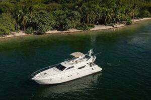 1998 Ferretti Yachts 55 Motor Yacht thumbnail 5