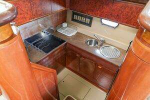 1998 Ferretti Yachts 55 Motor Yacht thumbnail 20
