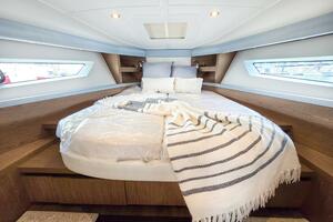 40FT (12.19M) BENETEAU