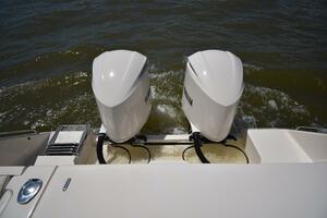2016 Grady-White 330 Express 