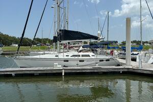 37ft Hunter Yacht For Sale