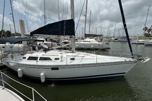 37ft Hunter Yacht For Sale