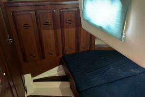 1996 Hunter 37.5 thumbnail 25