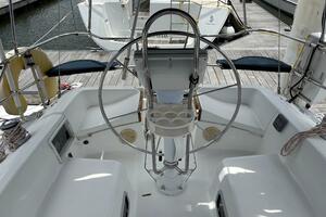 37ft Hunter Yacht For Sale