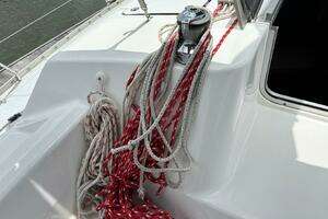 1996 Hunter 37.5 thumbnail 11